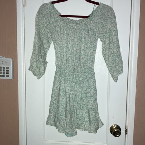 Offer or Bundle Discount - Adorable Hollister Romper, Green with Daisies - Picture 2 of 3